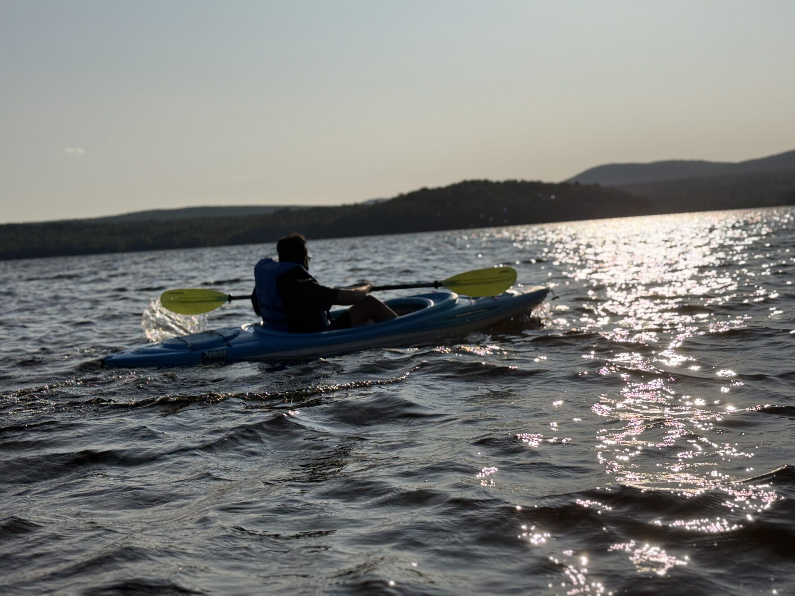 Kayaking_on_lake